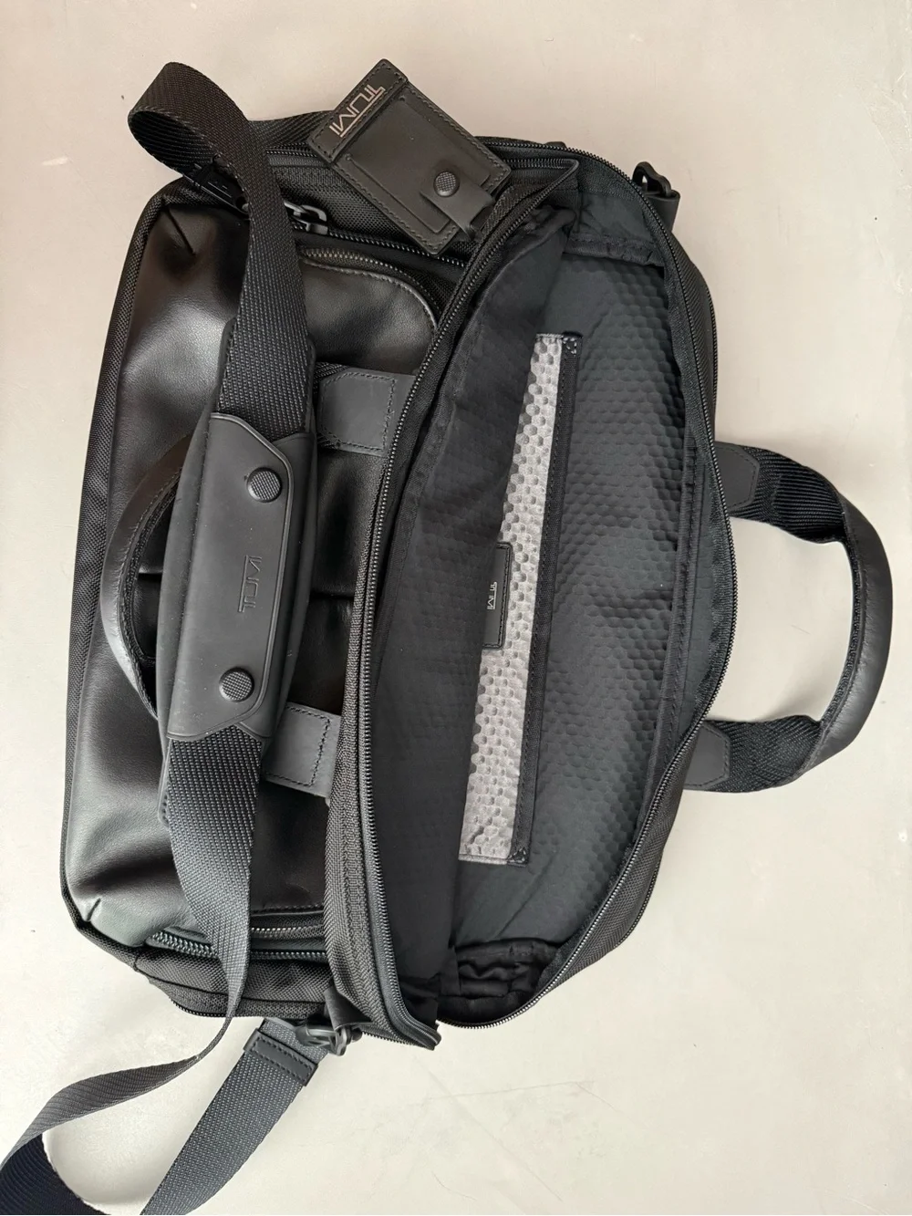 TUMI Alpha bravo black laptop briefcase messenger bag w/ shoulder strap